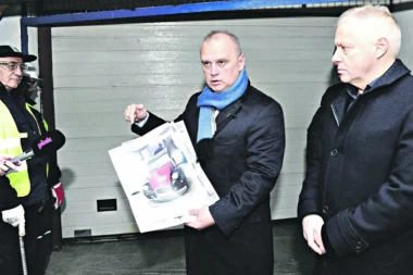 VESIĆ: Ðilas umesto da se izvini nastavlja da laže