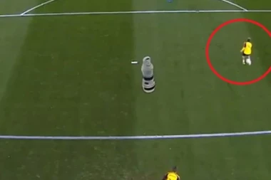 (VIDEO) ŠTETA ŠTO JE NA TRENINGU: Ovakav gol još niste videli!