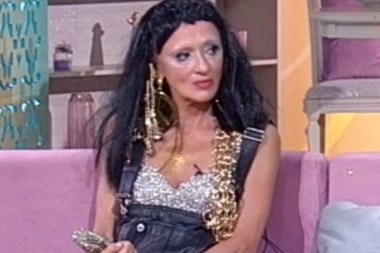 (FOTO) LJUBAV O KOJOJ JE PRIČAO CEO REGION! Bebi Dol je bila u BURNOJ ROMANSI sa pevačem za kojim mnoge žene uzdišu!