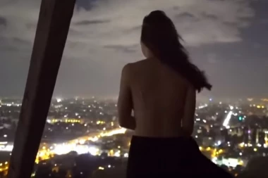 (VIDEO) Skandal u Egiptu: Popeli se na vrh piramide i snimali svoj se*s!