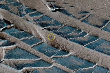 (VIDEO) Gugl mu pomogao da otkrije šta je ispod leda na Antarktiku, i istina je logičnija no što se čini