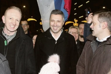 HRVATSKA JAVNOST PODRŽAVA BEOGRADSKE PROTESTE: Opozicija se diči podrškom ustaša