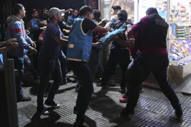 Slavlje titule ne može BEZ NEREDA I INCIDENATA