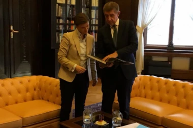 Brnabićeva: Srbima na KiM preti humanitarna katastrofa! Babiš: Beograd se ponaša konstruktivno