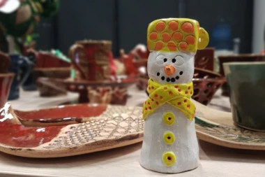 Humanitarna izložba dečijih rukotvorina u Triglav osiguranju