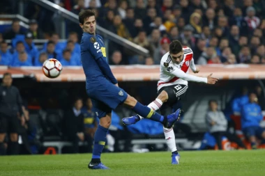 HEROJ RIVERA: Potpis pa Evropa!