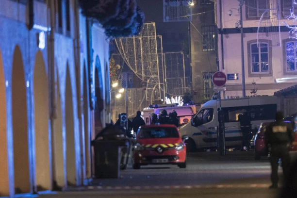 PANIKA U LIONU: Bezbednosne snage HITNO EVAKUISALE 4.500 ljudi!