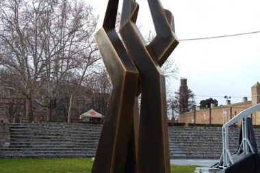 (FOTO) Barijera između Zvezde i Partizana je prošlost!