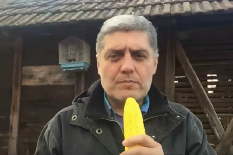 (VIDEO) Miroljub Petrović uživo sa protesta: Sa nama su "muslimanka koju su silovali Srbi" i glumac koji je glumio Srbina - koljača nevinih!