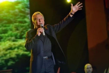 Poznatom folk pevaču pozlilo posle koncerta: Miroslav Ilić počeo da se guši kad je sišao sa bine!