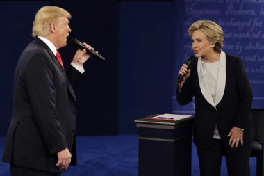 Karakondžula veruje da je Bogom dana: Hilari Klinton čeka da propadne Bajdenova kampanja i ponovo izađe na crtu Trampu!