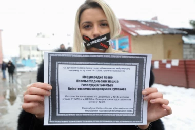 POGREBNA POVORKA STUDENATA U MITROVICI: Pokoj mu duši... Sahranili međunarodno pravo i Rezoluciju 1244!