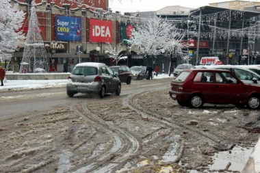 SNEG NAPRAVIO PROBLEM: Vozovi između Beograda i Jagodine kasne do 60 minuta