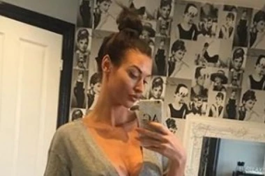Se*si žena bivšeg fudbalera Liverpula prodaje eksplicitne fotke za 500 dinara!