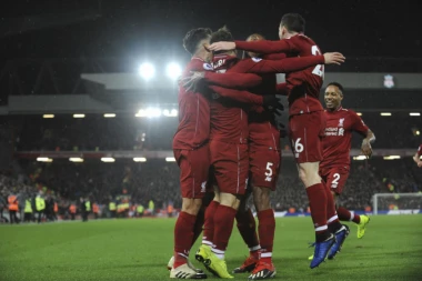 TO JE DERBI: Šest golova, pet u mreži Arsenala, Liverpul je moćan