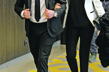 STAJAO SAM U BUSU KAO KAPITEN ZVEZDE  ZATO SMO 1990. ISPALI OD KELNA