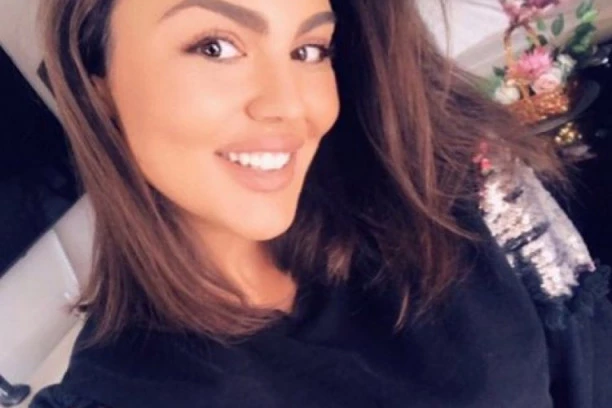 (FOTO) OČI ISPADAJU: Fatalna učesnica Zadruge promenila lični opis, pašćete u nesvest kakva je sada!