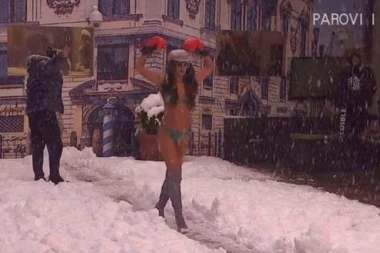 Vrele fotke: Učesnice "Parova" se skinule, pa prošetale gole po snegu!