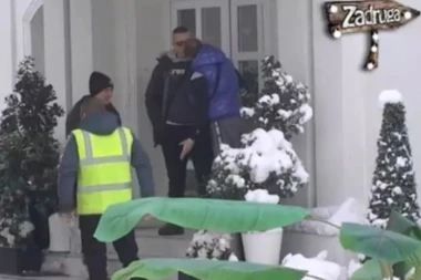 (VIDEO) Sale priznao da bi je*ao Brendona, pa ga poljubio u usta!