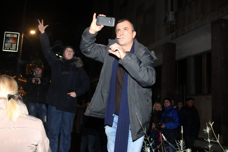 (EKSKLUZIVNE FOTOGRAFIJE) Tajni sastanak Sergeja i Karića - dogovarali rušenje Vučića!
