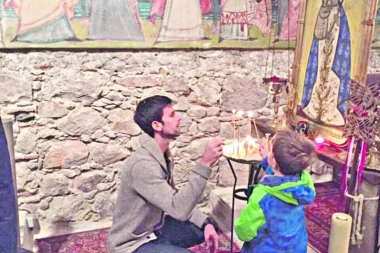 NOLE NA LITURGIJI sa Srbima iz Francuske!