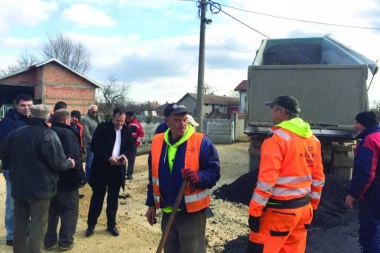 U Velikoj Plani nema sela bez asfalta: Predsednik opštine ispunio sva obećanja