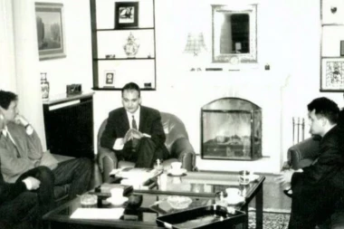 Vesić otkrio šokantne detalje iz devedesetih! Zakucao je na Miloševićeva vrata, a onda je usledio razgovor kakav nije očekivao