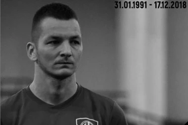 (FOTO) TIHA JEZA: Sahranjen golman, njegova supruga i sin, dok se trogodišnji mališan bori za život!