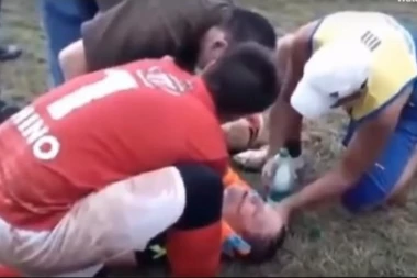 (VIDEO) Zamalo smrt na terenu! Fudbaler nokautirao sudiju, borili mu se za život!