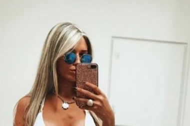 SE*SI PLAVUŠA: Vanda Nara je stigla na proslavu, ali pored NJE je niko nije primetio