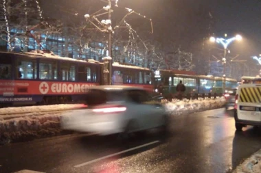 Ako ste krenuli u ovom pravcu, sa srećom! Kolaps, pokvario se tramvaj!