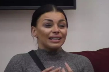 Šok snimak Zerine Hećo: Zadrugarka oralno zadovoljila muškarca ispod čiviluka!