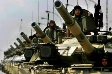 Hrvati se tresli od straha! Protutnjao misteriozni voz pun tenkova, niko ne zna gde ide!