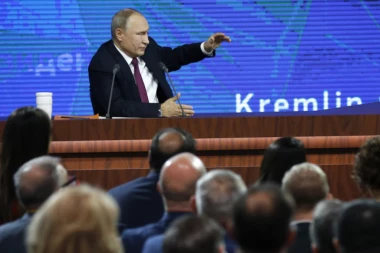 MARATONSKA KONFERENCIJA: Putin odgovorio na 53 pitanja novinara, evo koliko sati je to trajalo!