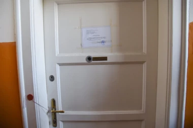 Sredila frizuru za kremaciju, pa se ugušila najlon kesom: Bizarni detalji samoubistva u centru Beograda