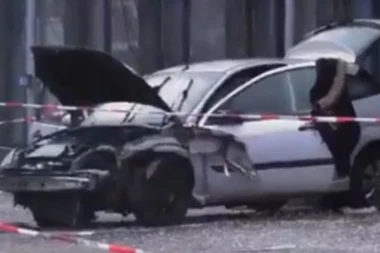 Maoletnik se zakucao sa 100 kmn/h u kola u kojima je bila trudnica: Žena završila u jarku!