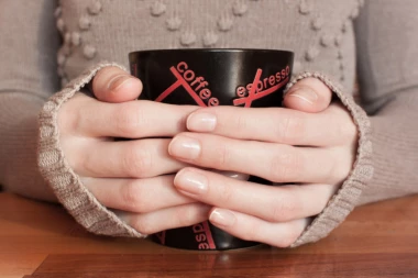 Hladno vreme ne prija noktima: Napravite masku kod kuće i izbegnite njihovo pucanje