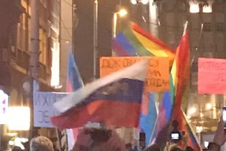 (FOTO) Boško Obradović i Dveri ponosno pod gej zastavom!
