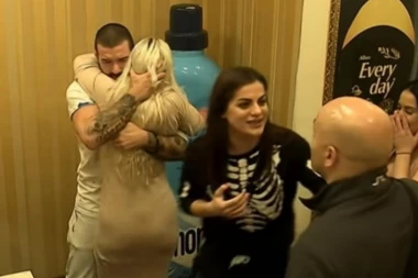 Produkcija odrešila kesu: Evo koliko novca su dobili budući roditelji!