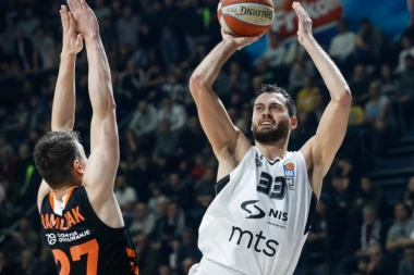 Stefan Janković na ničijoj zemlji: Ni AEK-ov ni Partizanov