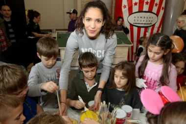 SPREMNE KUĆICE ZA ULIČNE PSE U BEOGRADU!