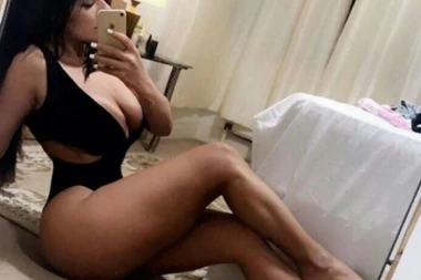 (FOTO 18+) Se*si navijačica: Osvajala je nagradu za naj guzu, a sada se skinula gola!
