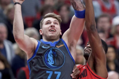 (FOTO) Šta znaju Amerikanci šta je ljubav prema Zvezdi!