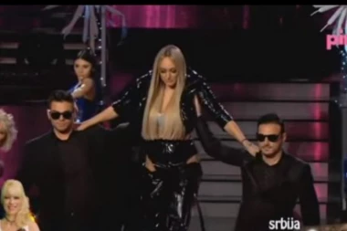 Luna ovako nikada nije pevala: Oduvala konkurenciju i odnela pobedu na "Zadrugoviziji"!