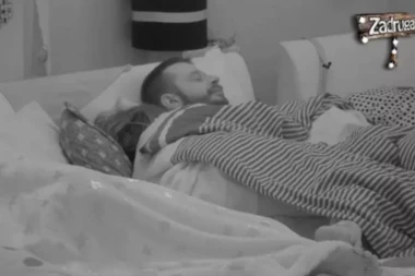Zerina se ozarila: Vladimir joj se uvukao u krevet!