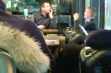 RASKRINKALI SMO IH: Vidić vodi kuma Lalu u Englesku!