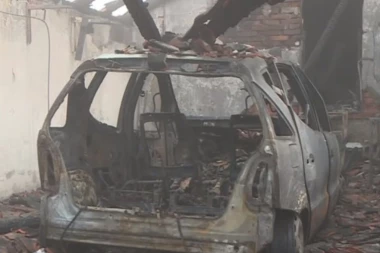 Hteli da ga zaplaše? Novinaru iz Aleksinca zapaljen automobil jer je pisao o nestalim bebama