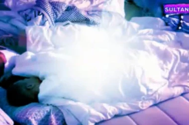 18+ (VIDEO) Petrućijev ponos u krupnom planu: Žestok se*s sa Rebekom!