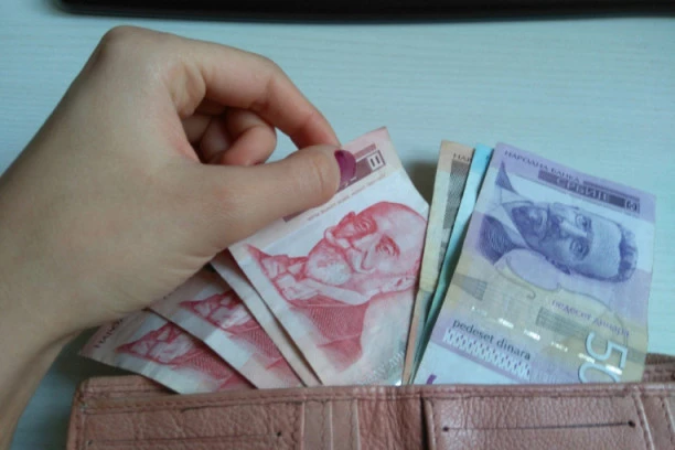 Minimalac ove godine 30.022 DINARA: A koliko će iznositi naredne?