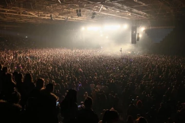 NJIMA JE POSAO PAKAO! Pevači rešili da progovore o svemu: Maltretiraju nas i ponižavaju na nastupima!